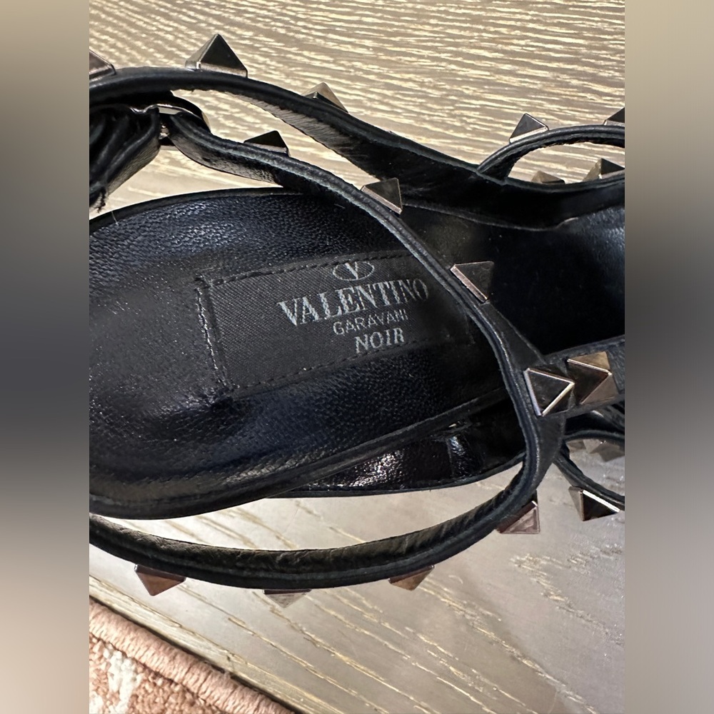 VALENTINO GARAVANI | Noir Rockstud Pointed Toe Heels | Size 38 - Picture 7 of 13
